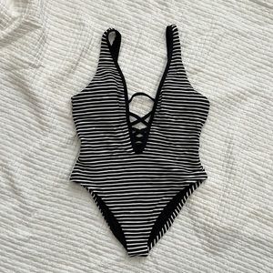 Ella Moss Swimsuit BRAND NEW NEVER WORN